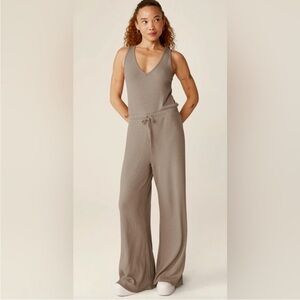 Beyond Yoga Jetsetter Ribbed V-Neck Jumpsuit Birch Color taupe wide leg M